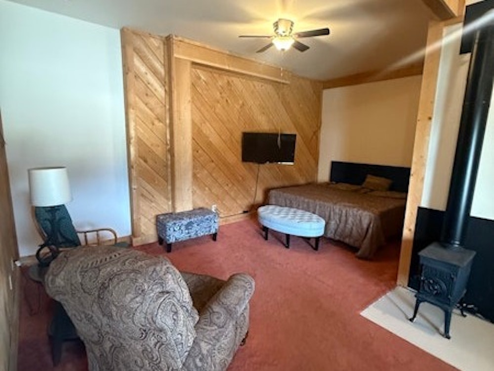Mountain Studio Apartment – Private, Practical, and Peaceful