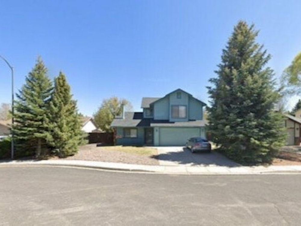 In Walnut Meadow two story three bedroom 2.5 bath with wood stove, nice
neighborhood close to lake and Campbell Mesa hiking trails