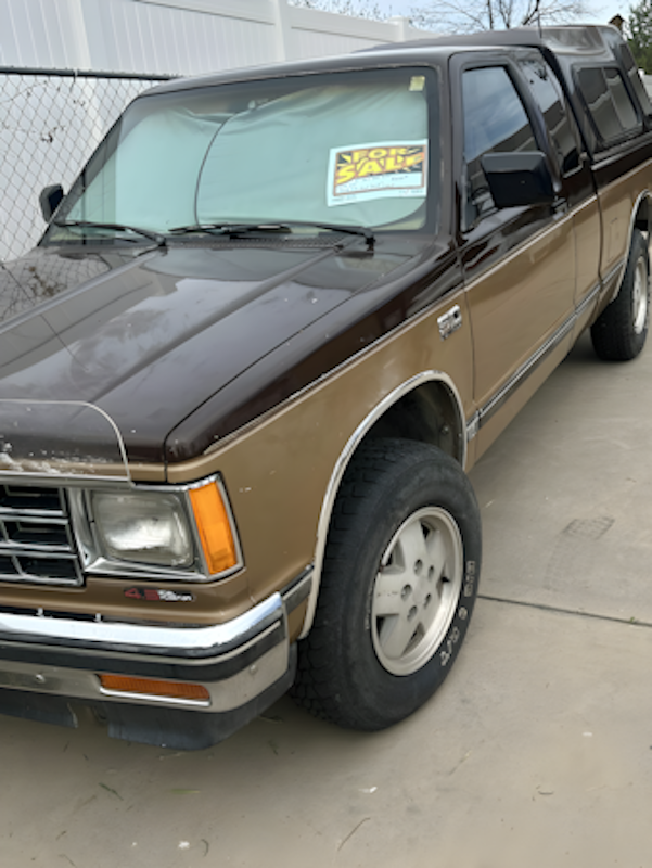1990 4wd Chevy Tahoe S10 extended cab 4.3L 5speed Standard transmission 98k
mileage