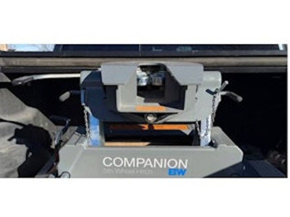 B&W 5TH WHEEL TRAILER HITCH W/SLIDER - $900
